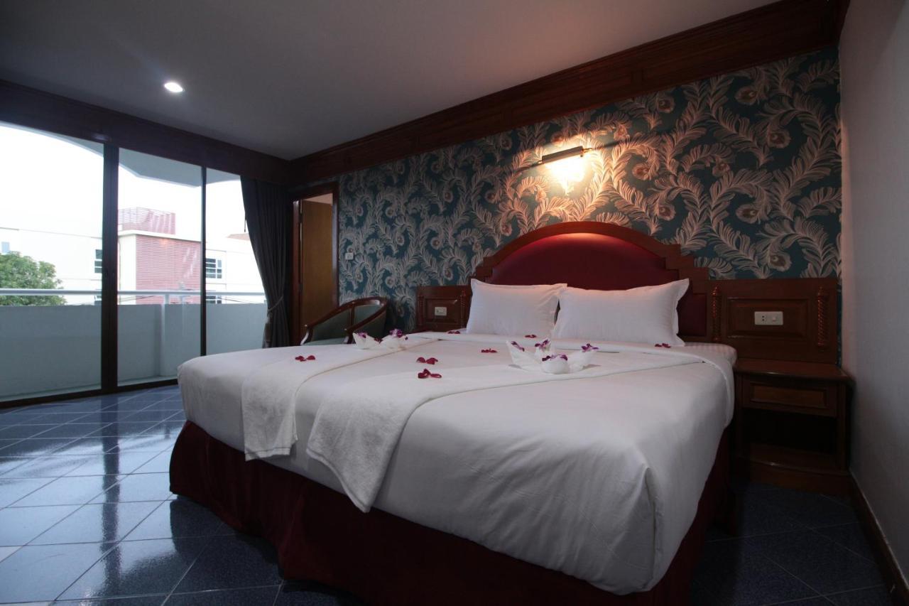 Taj Phuket Inn パトン エクステリア 写真